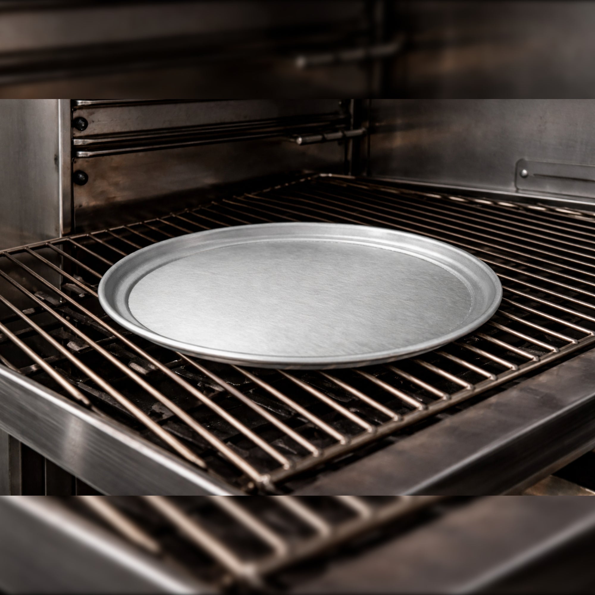 Winco 14 - Inch Aluminum Wide - Rim Pizza Pan – Commercial Grade - Kassel Trade